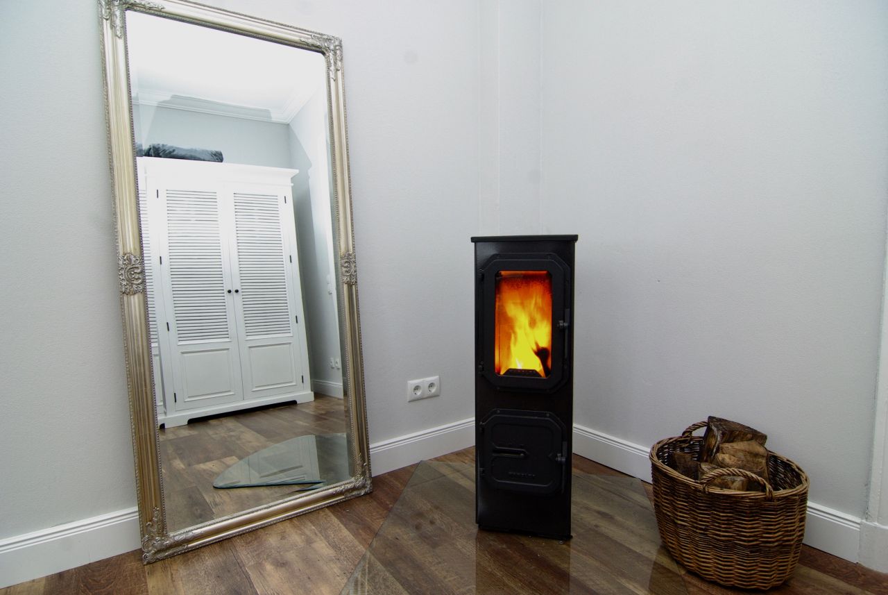 VERMIETET // Möbliertes Appartement im Herzen von Kiel * Kaminofen, Keller, Terrasse