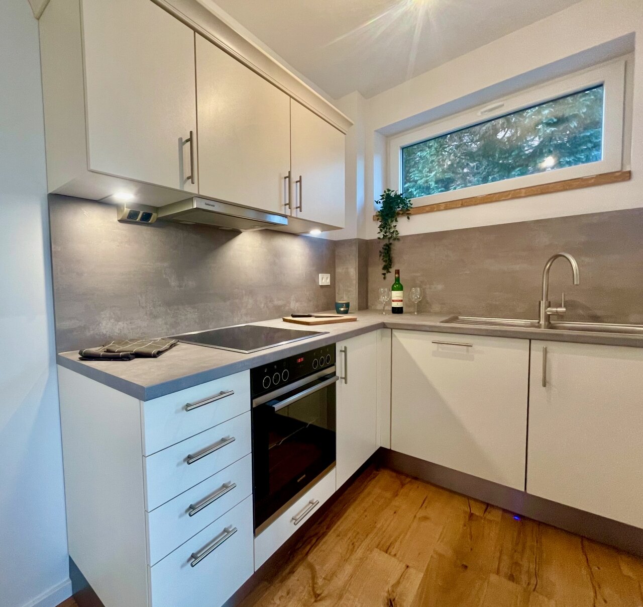 VERMIETET // Ruhiges Appartement mit eigenem Garten * TOP AUSSTATTUNG, ERSTBEZUG *