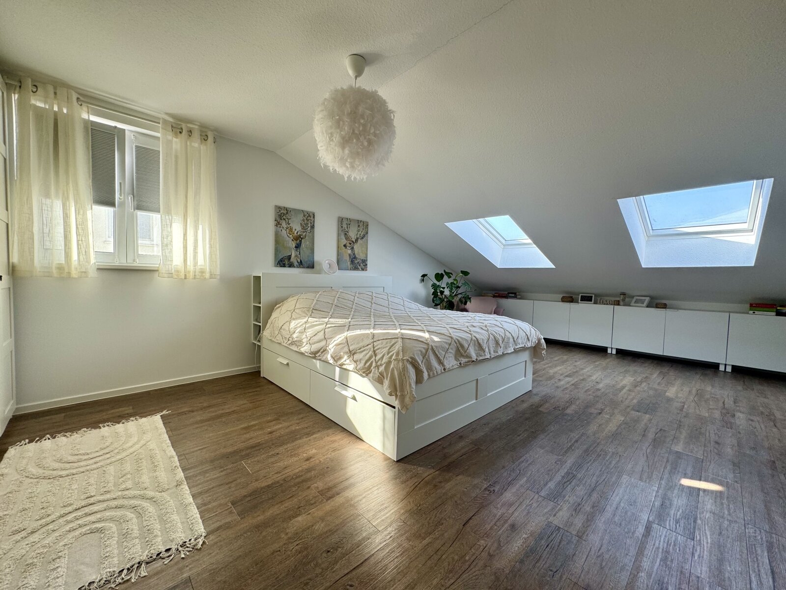 VERKAUFT // Sonnige Haushälfte mit Premium-Austattung *Balkon, Kaminofen, Wärmepumpe, Geothermie, Carport ...*