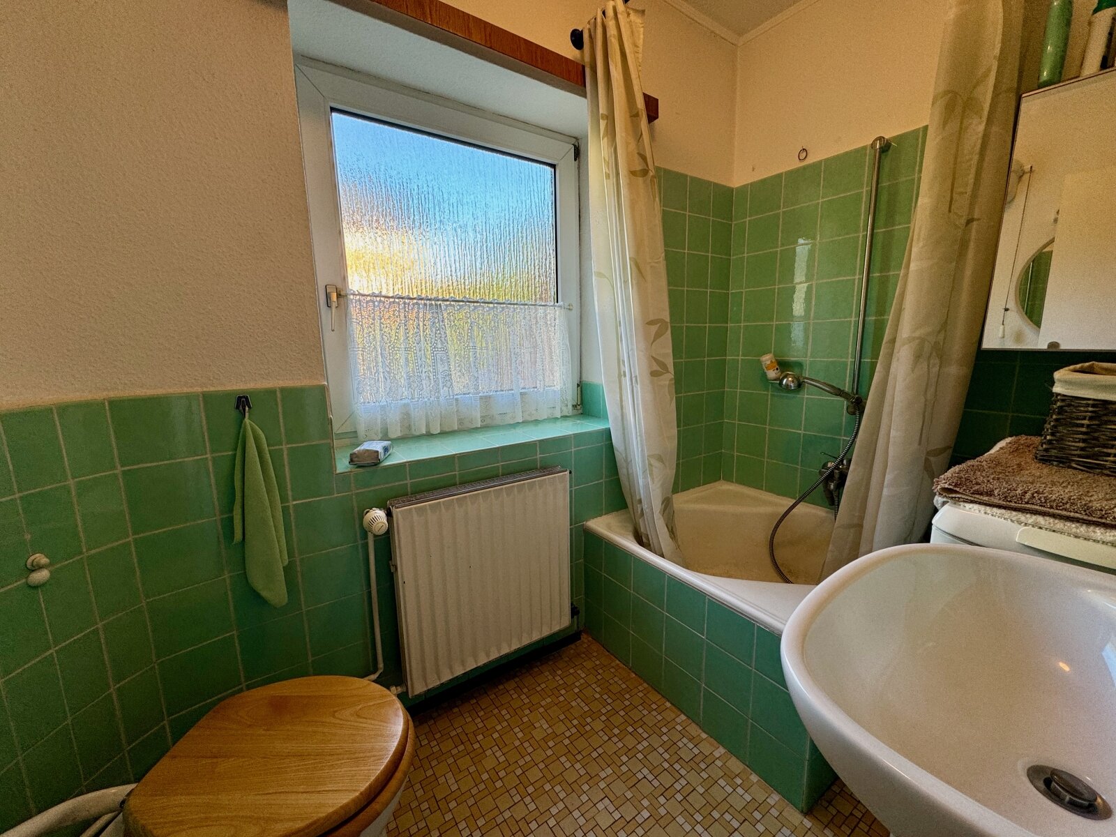 VERKAUFT // Solides 1-2 Familienhaus nahe der Fachhochschule * ideal auch für Studierende