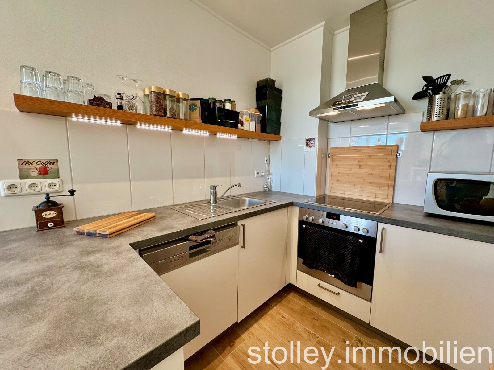 VERKAUFT // hochwertige Singlewohnung mit Dachterrasse & Fördeblick