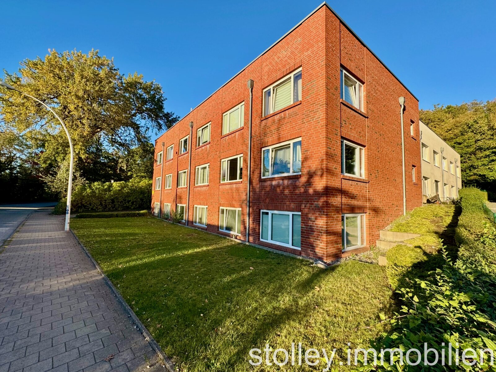 VERKAUFT // hochwertige Singlewohnung mit Dachterrasse & Fördeblick