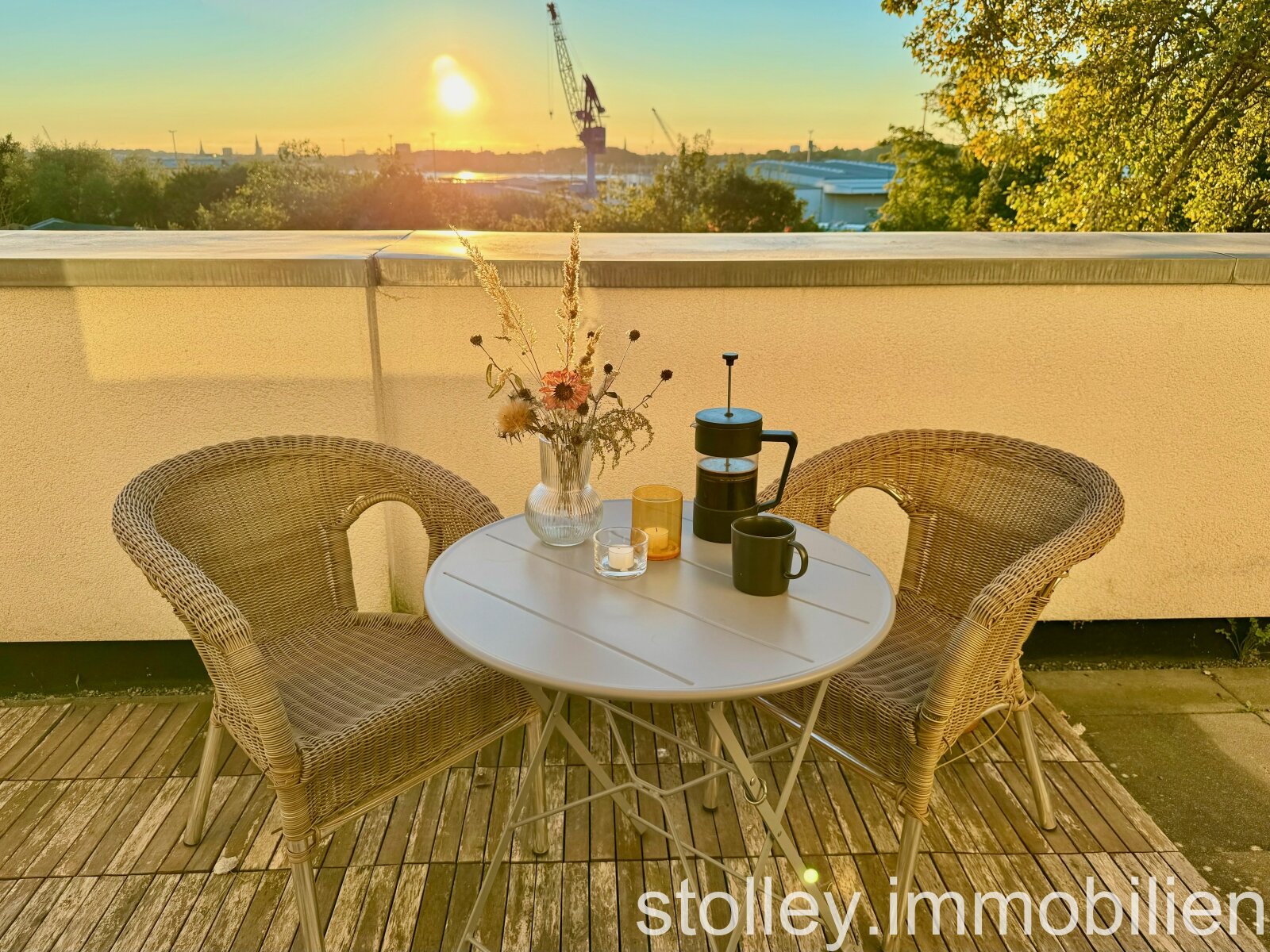 VERKAUFT // hochwertige Singlewohnung mit Dachterrasse & Fördeblick