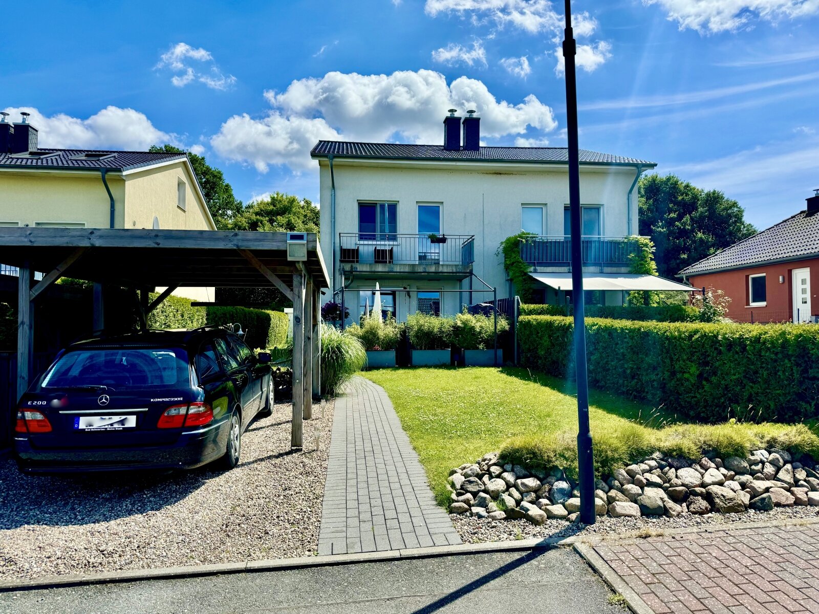 VERKAUFT // NEUER PREIS! Für Kapitalanleger - vermietete Doppelhaushälfte mit guter Anbindung nach Kiel