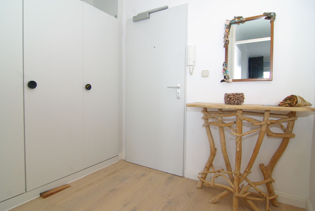 Flur mit Einbauschrank Flur mit Einbauschrank