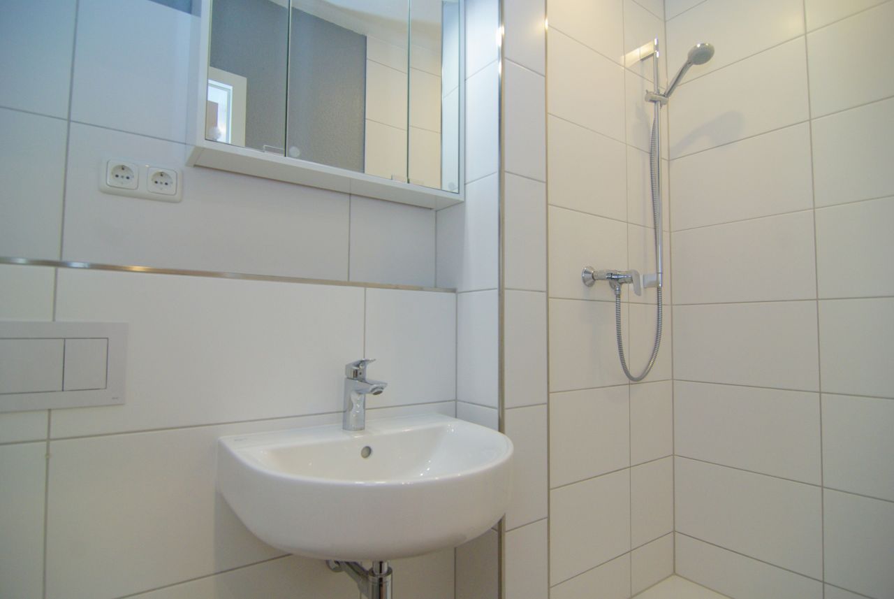 Waschtisch mit Dusche Waschtisch mit Dusche