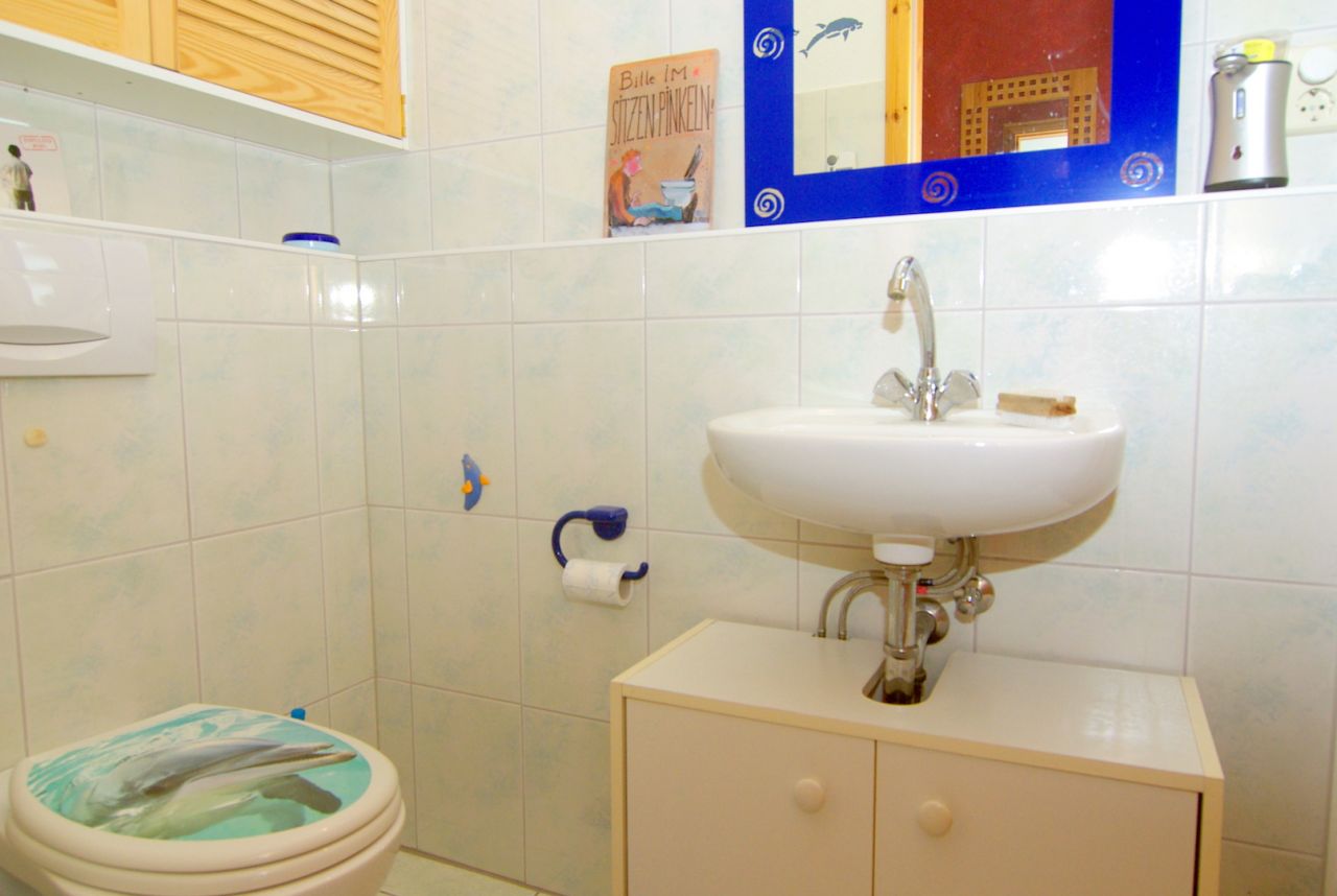 Gäste-WC im Erdgescchoss Gäste-WC im Erdgescchoss