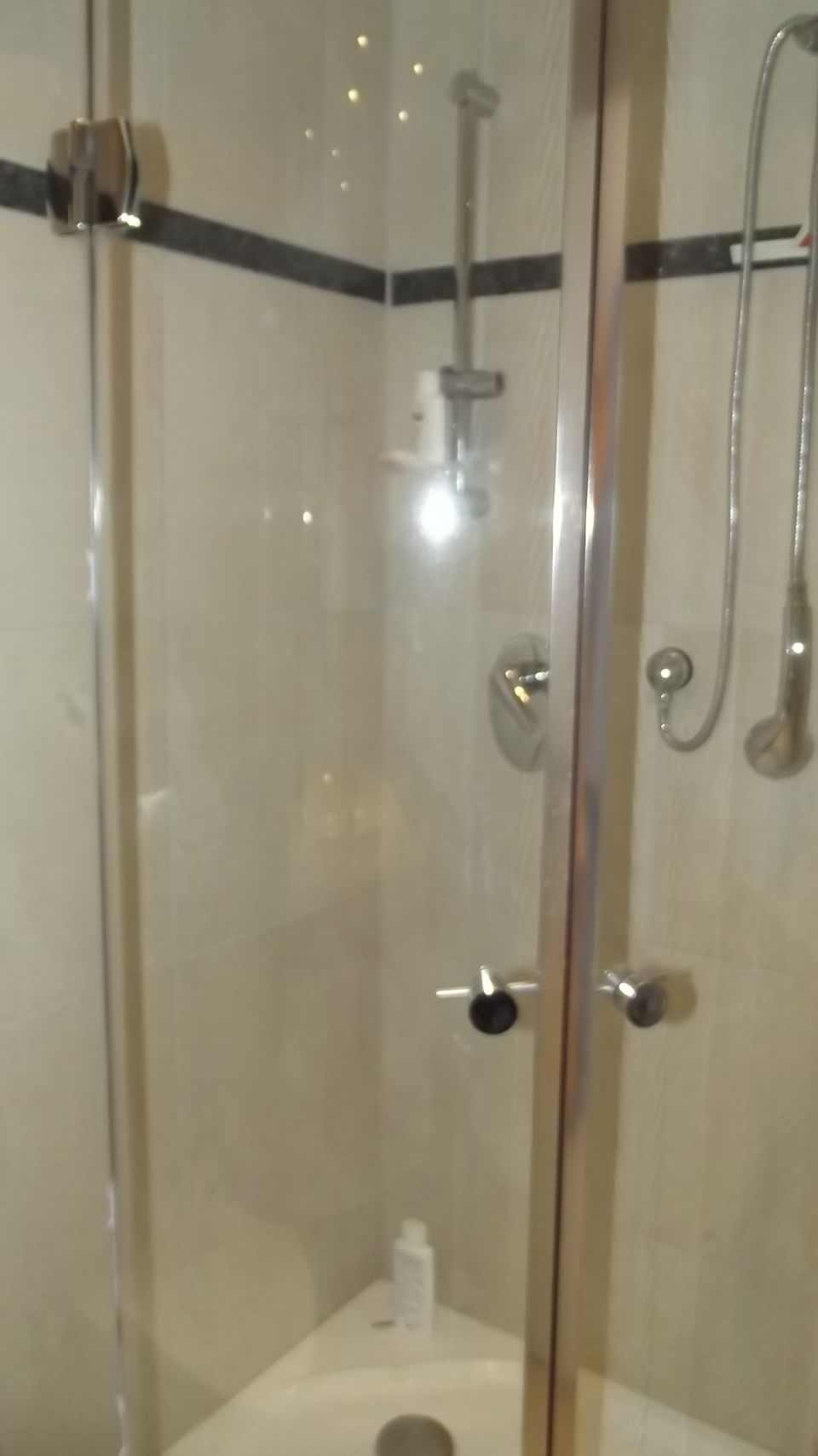 Mit Viertelkreisdusche Mit Viertelkreisdusche