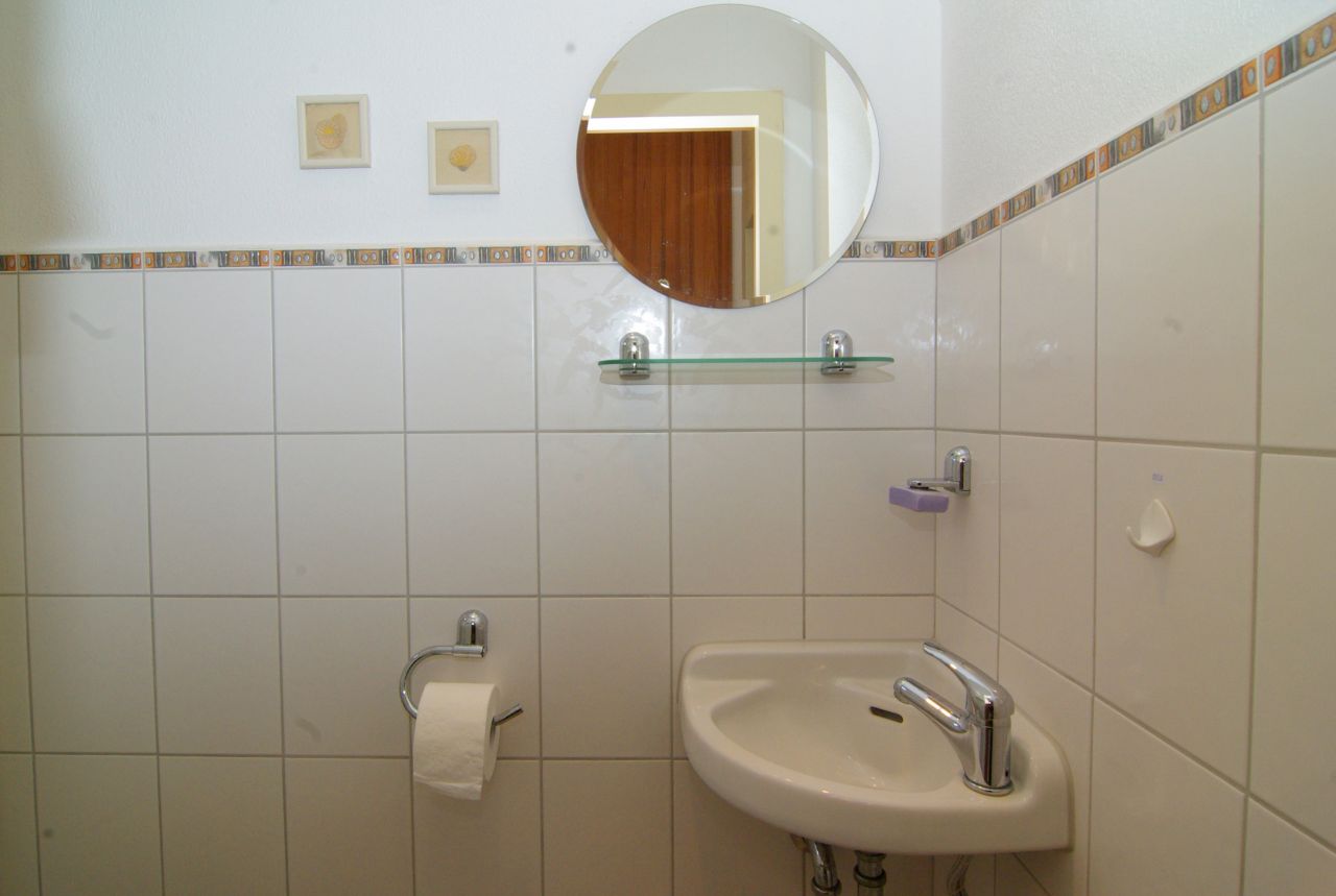 moderes Gäste-WC moderes Gäste-WC