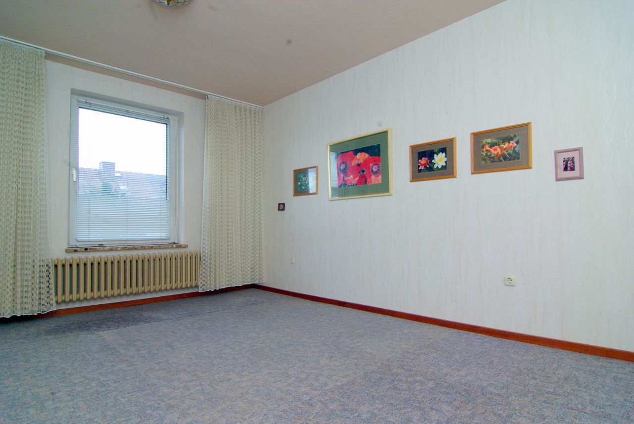 geräumiges Schlafzimmer geräumiges Schlafzimmer