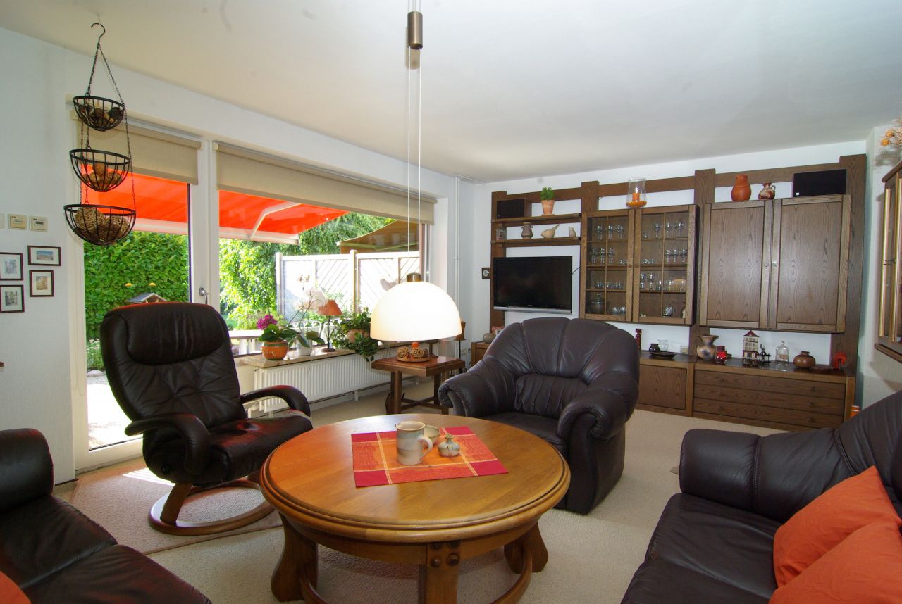 geräumiges Wohnzimmer geräumiges Wohnzimmer
