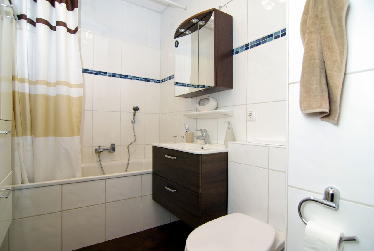 modernes Wannenbad modernes Wannenbad