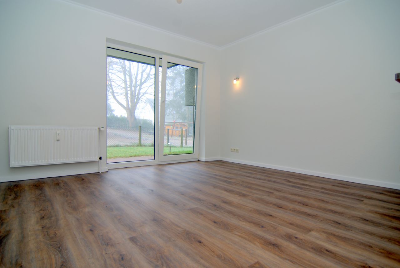 Wohnzimmer (Ansicht I/II) Wohnzimmer (Ansicht I/II)