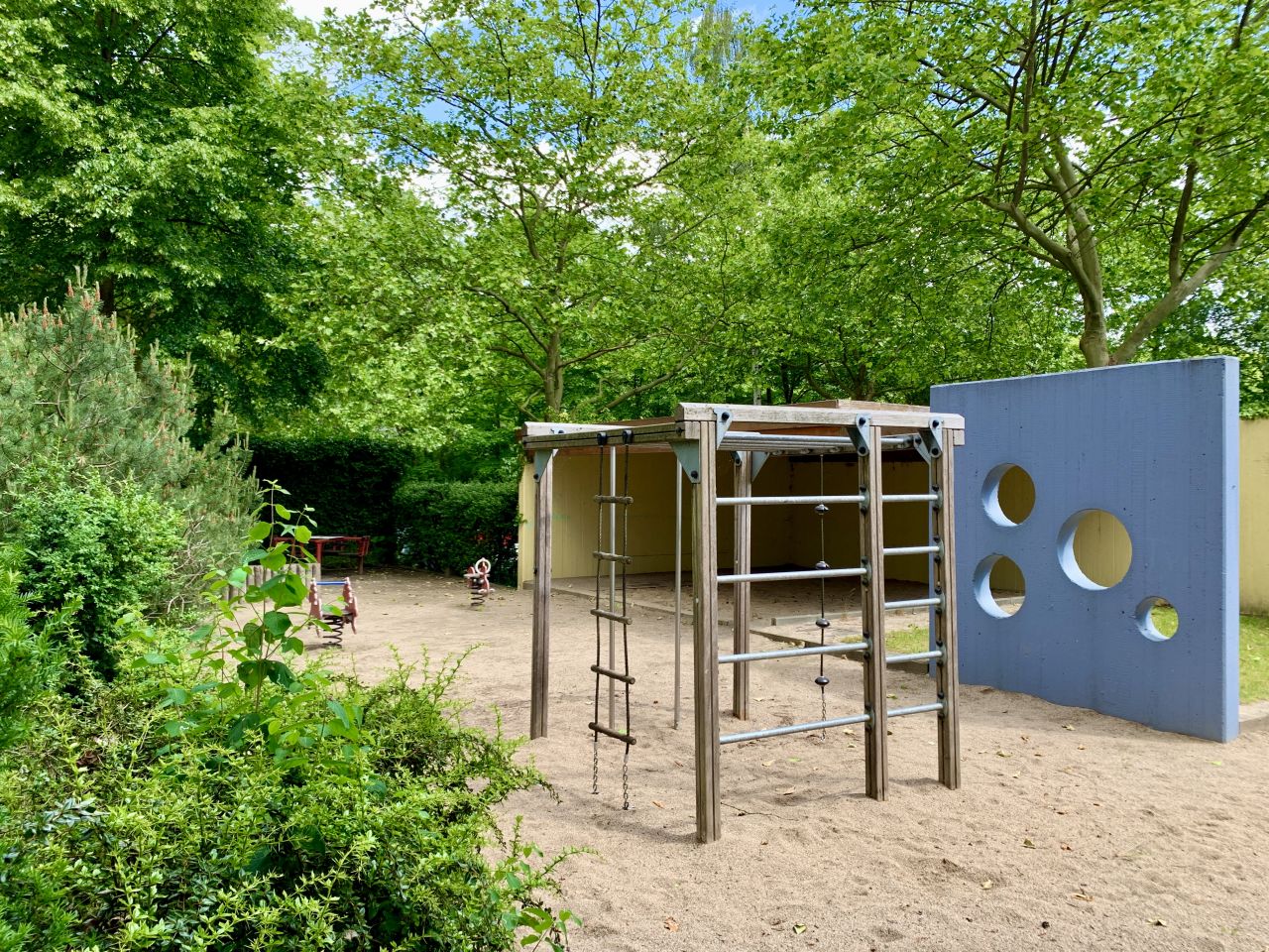 Spielplatz vor der Tür