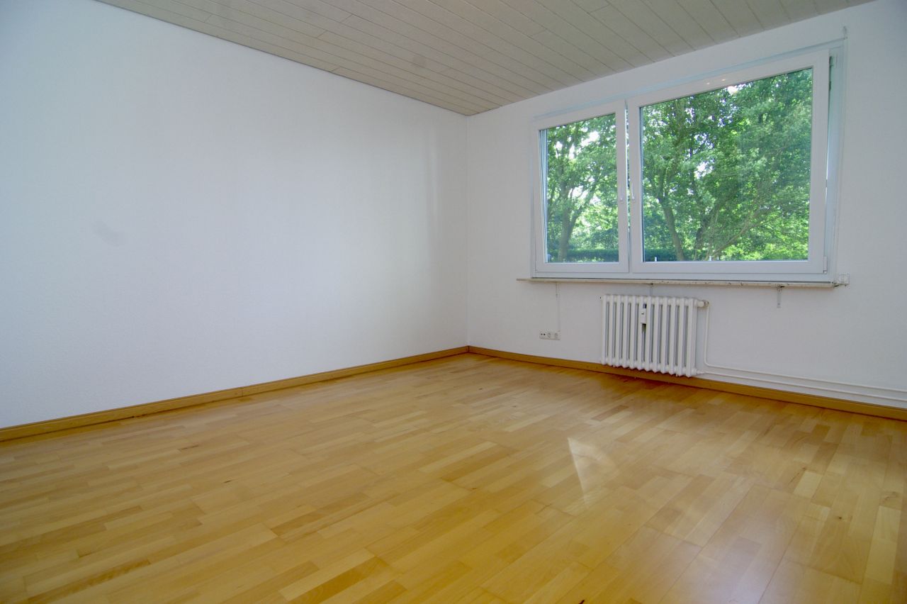 geräumiges Schlafzimmer geräumiges Schlafzimmer