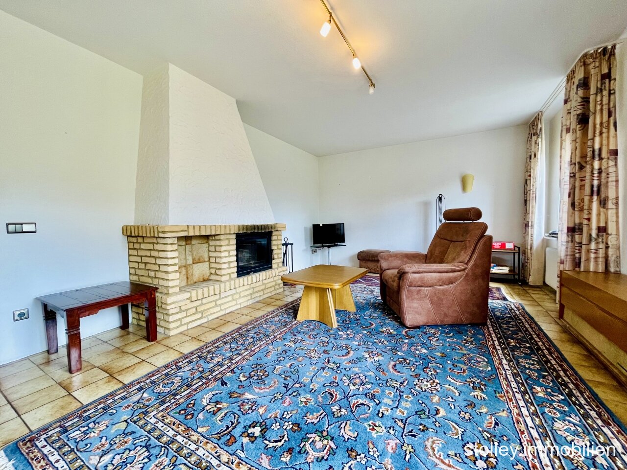 Wohnzimmer mit Kamin Wohnzimmer mit Kamin