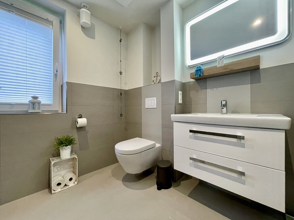 geräumiges Badezimmer geräumiges Badezimmer