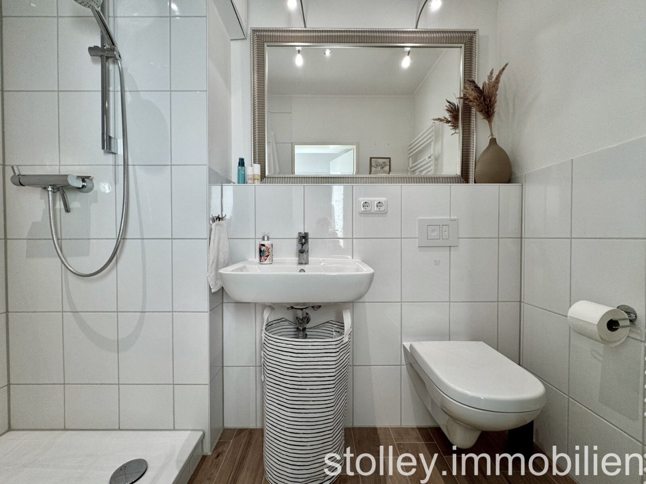 modernes Duschbad modernes Duschbad