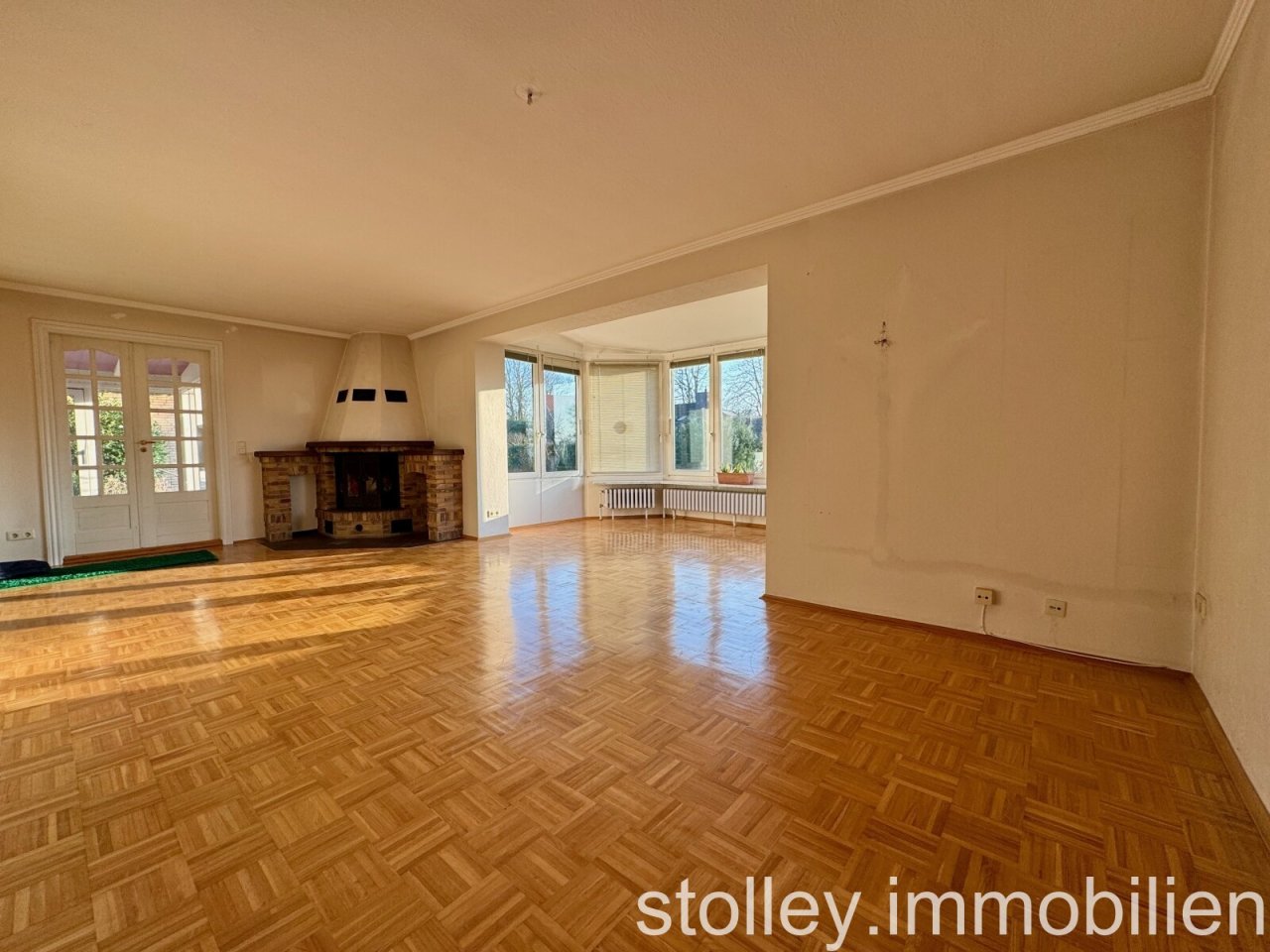 geräumiges Wohnzimmer geräumiges Wohnzimmer